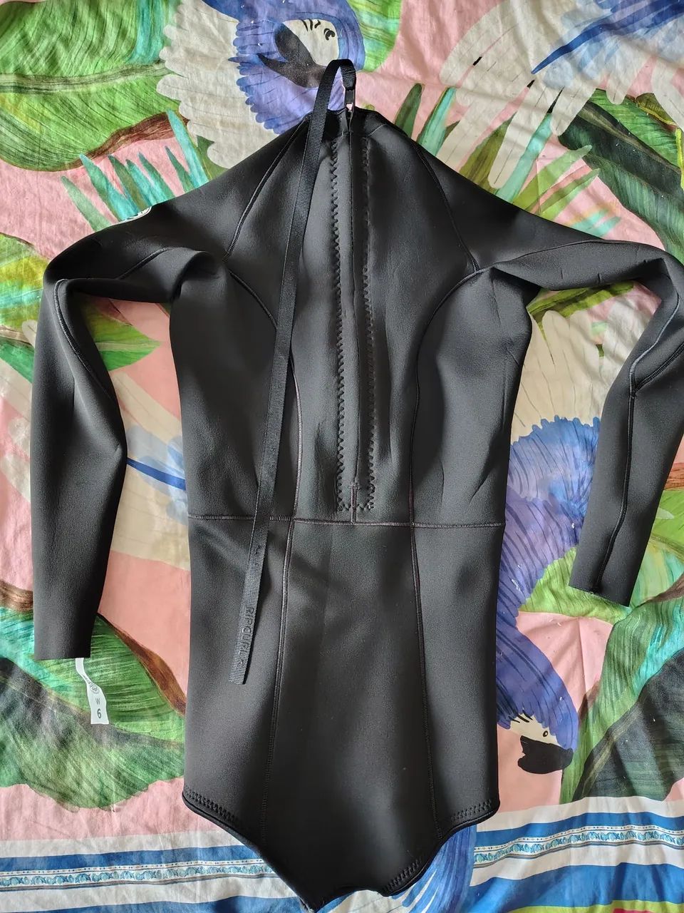 NOVO maiô manga longa neoprene Rip Curl 1,5mm tamanho 6 - Foto 4