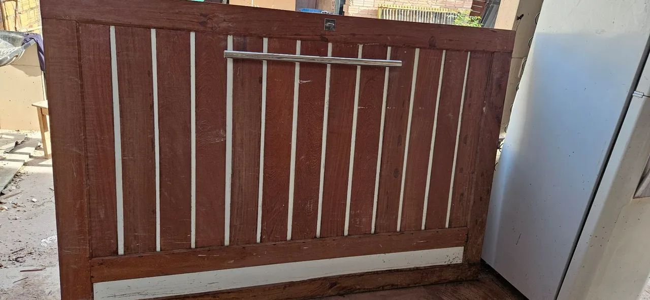 Porta de madeira em ótimo estado