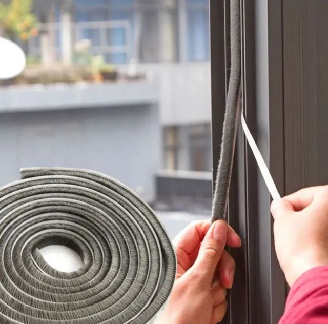 Veda Fresta Adesivo Escova Cinza 10x7mm Rolo de 5 metros Comfort Door - Foto 3