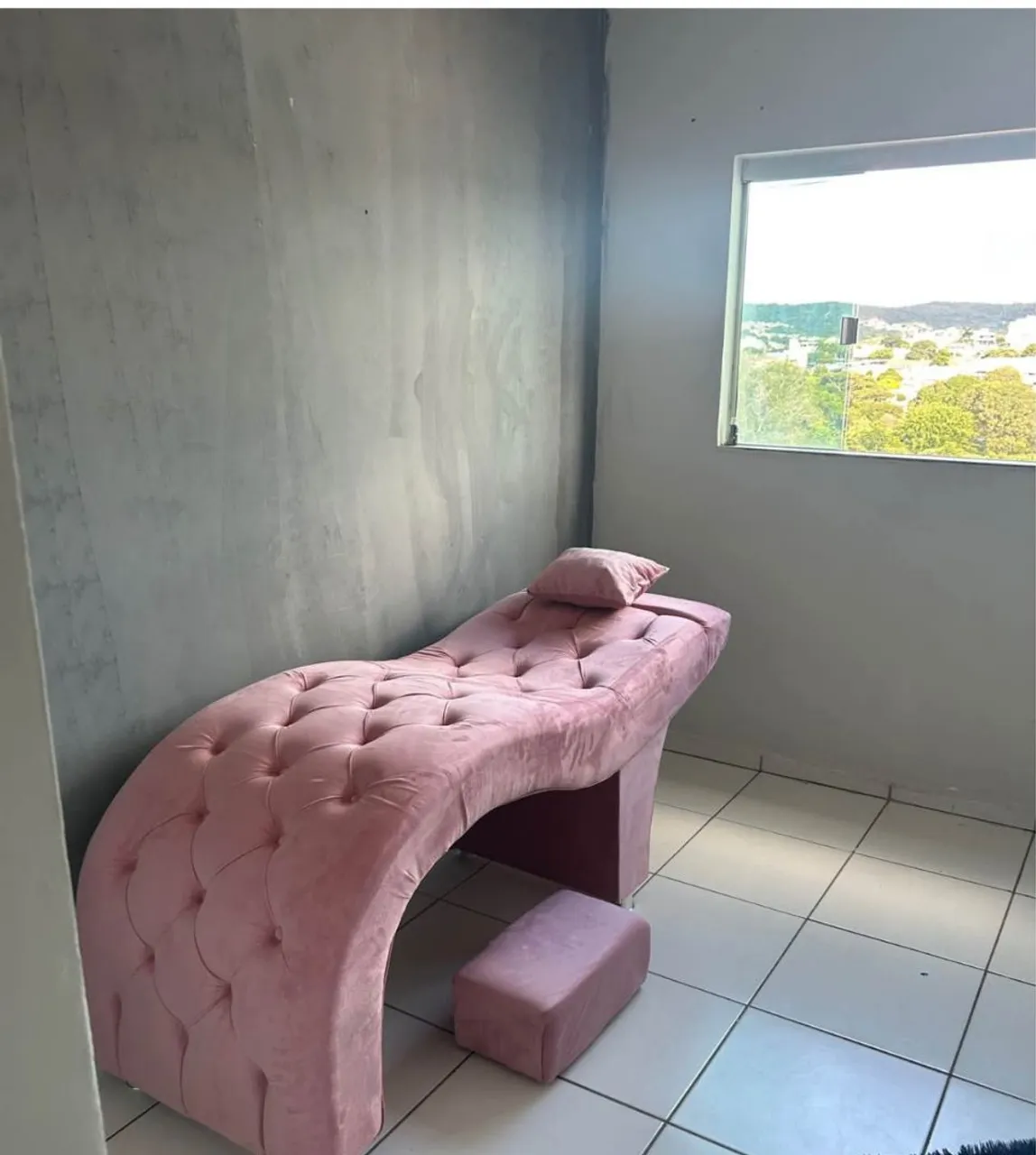 Divã/Chaise Longue Estofado Rosê - Elegância e Conforto
