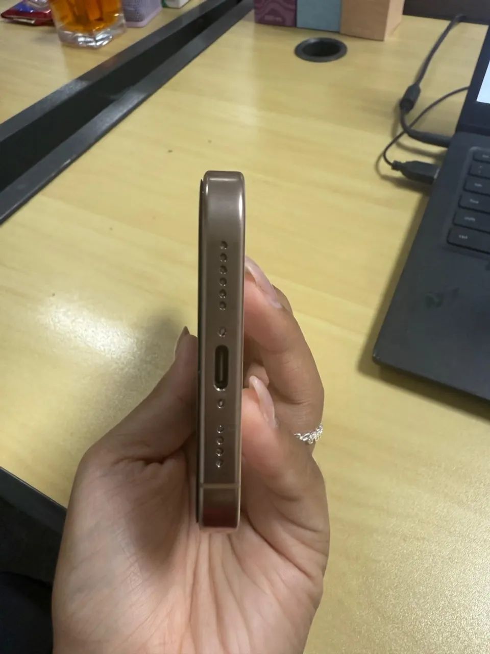 IPHONE 16 PRO MAX DESERT - Foto 3
