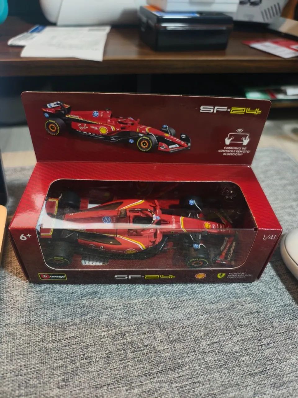 Miniatura SHELL ferrrari SF-24 Controle remoto 
