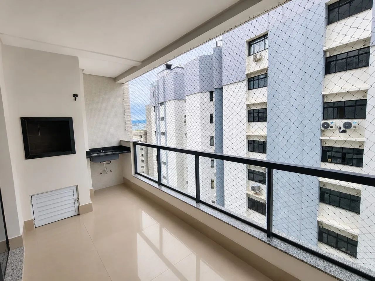 Apartamento 3 quartos semi mobiliado na Agronômica - Foto 4