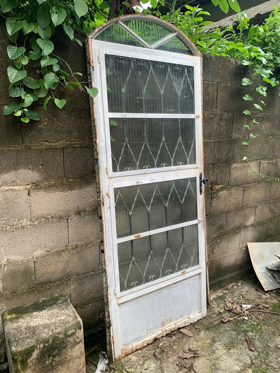 Porta e janela de ferro , desapego