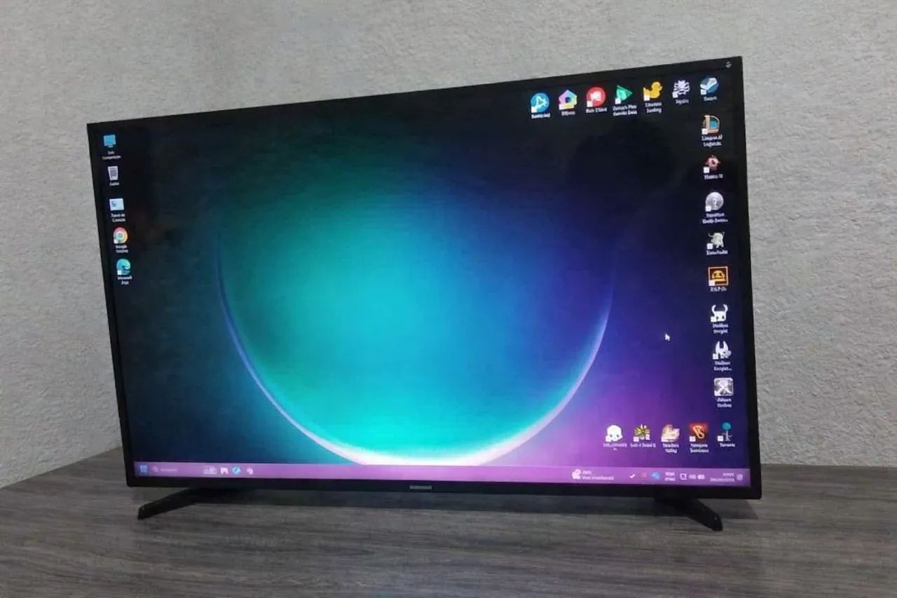 TV Samsung 40 polegadas, em perfeito estado.