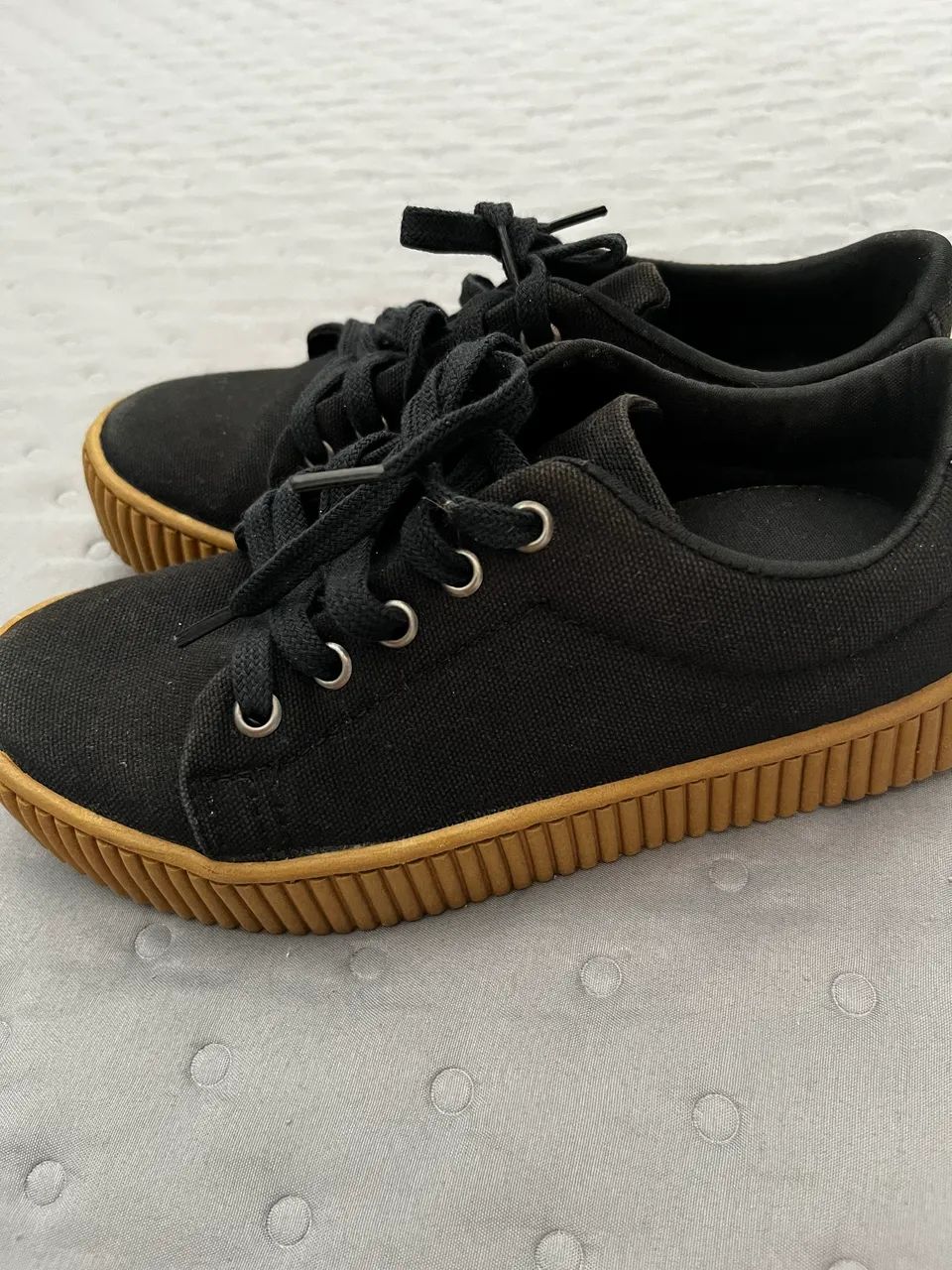 Tênis preto