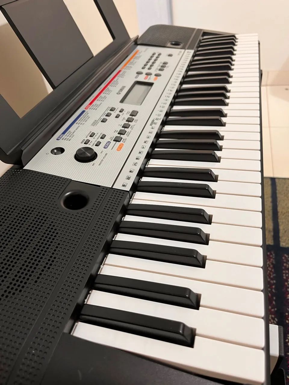 Teclado Yamaha PSR E263 / YPT 260 - Foto 3