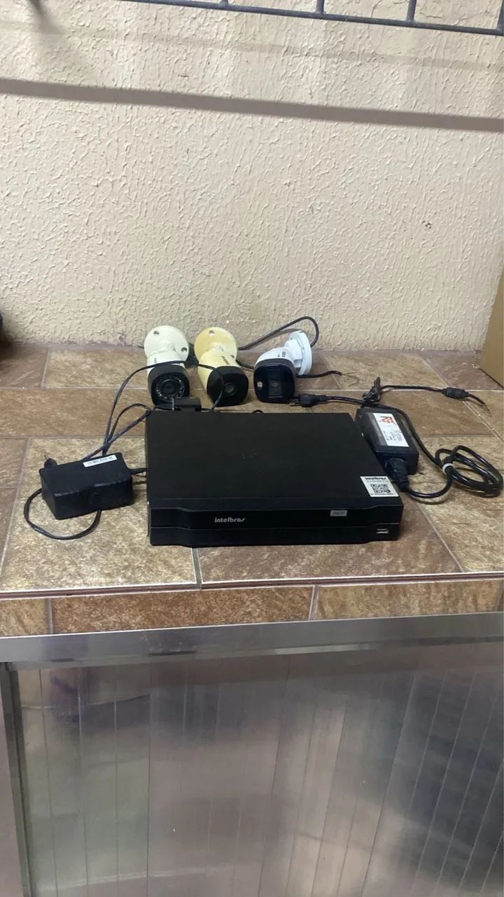 Stand Alone com HD 1 Tera e 3 cameras intelbras 