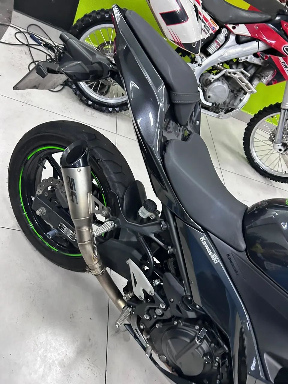 KAWASAKI NINJA 400 - Foto 4