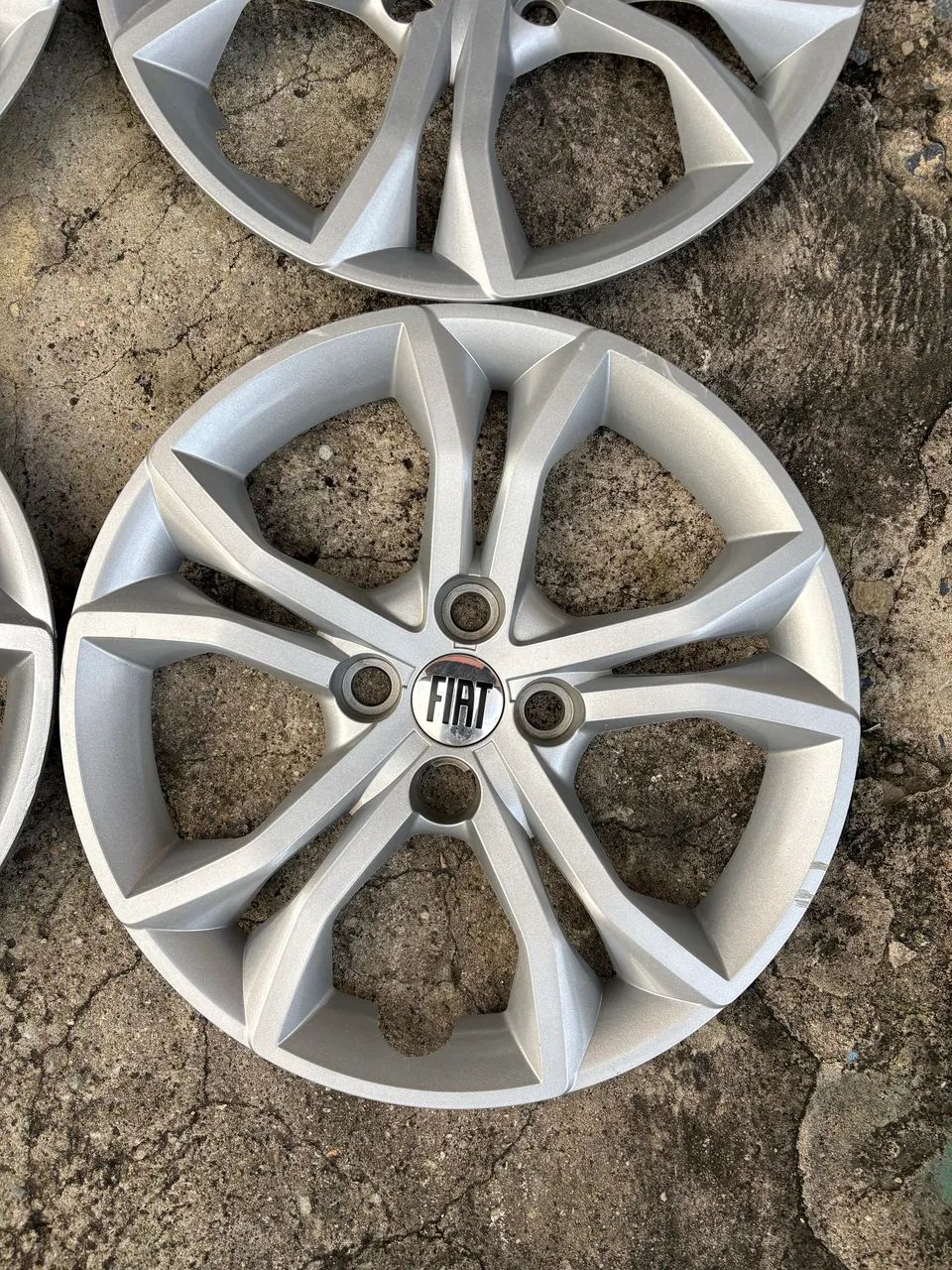Jogo calotas originais Fiat Argo aro 15 - Foto 5