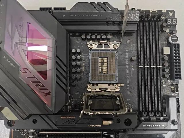 Placa mãe Asus Strix Z790-E Gaming Wifi (SEMINOVA) - Foto 2