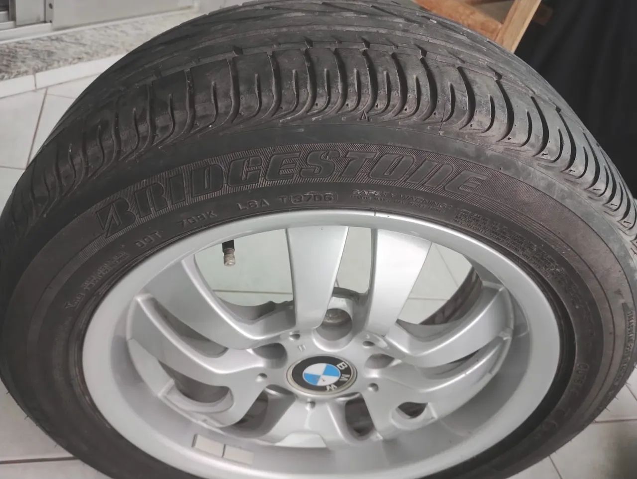 Pneus run flat turanza Bridgestone, aro 16 vendo ou troco por PC gamer  - Foto 5