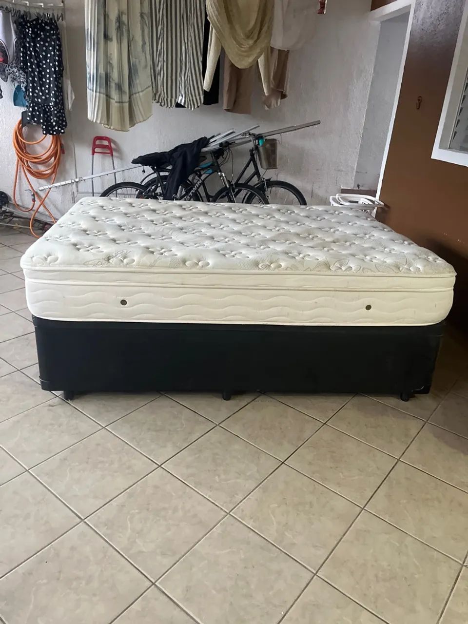 Cama box com colchão de casal 