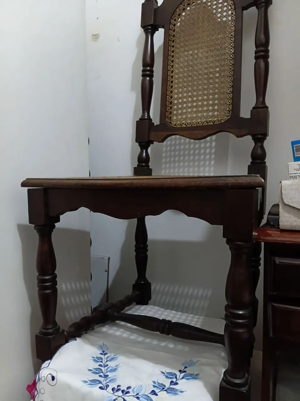 Cadeira antiga  - Foto 2