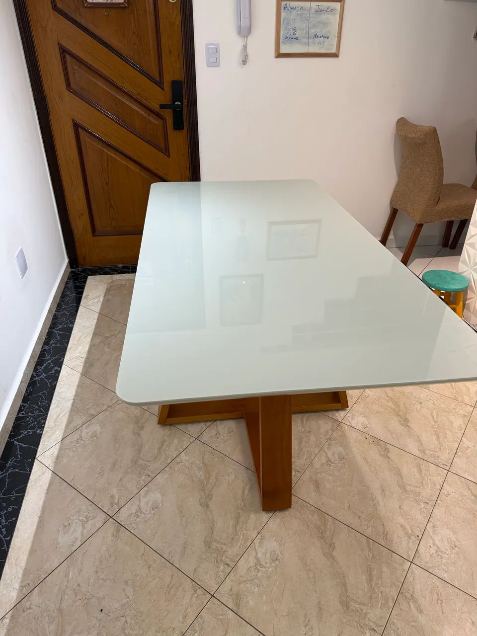 Mesa com tampo de vidro