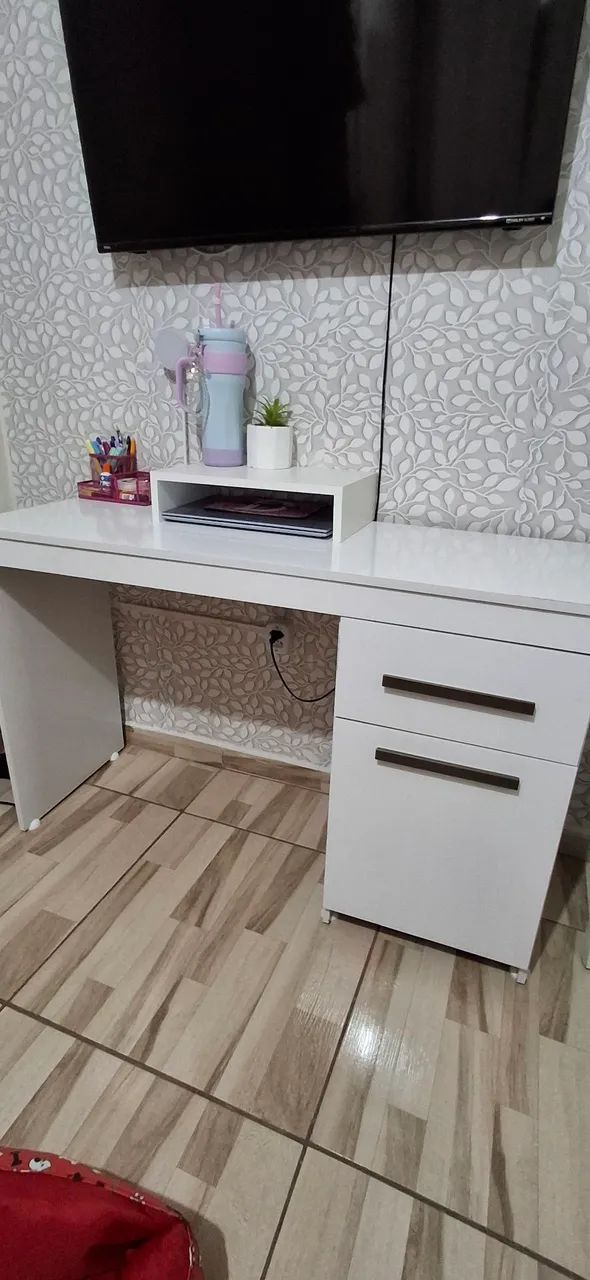 Mesa de estudos/computador453826086847139842
