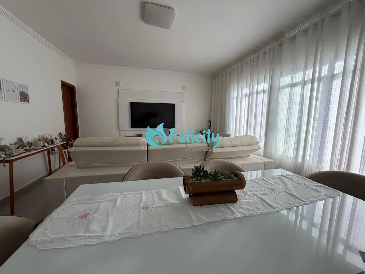 Casa Térrea com 100 m², 3 Dormitórios, Edícula e Quintal - Foto 3