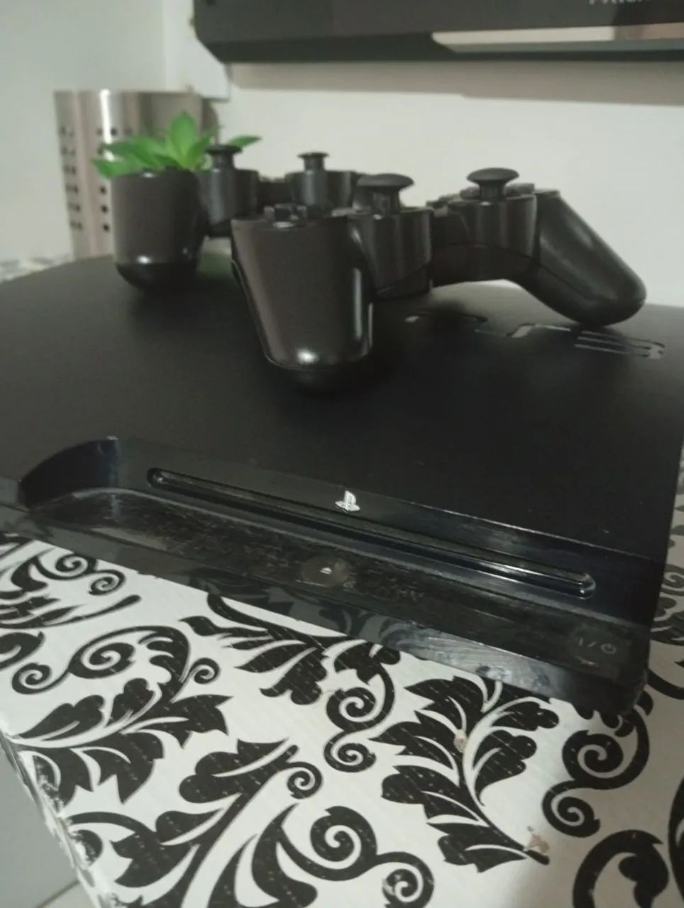 Playstation 3 Slim + 2 Controles + Desbloqueio HEN