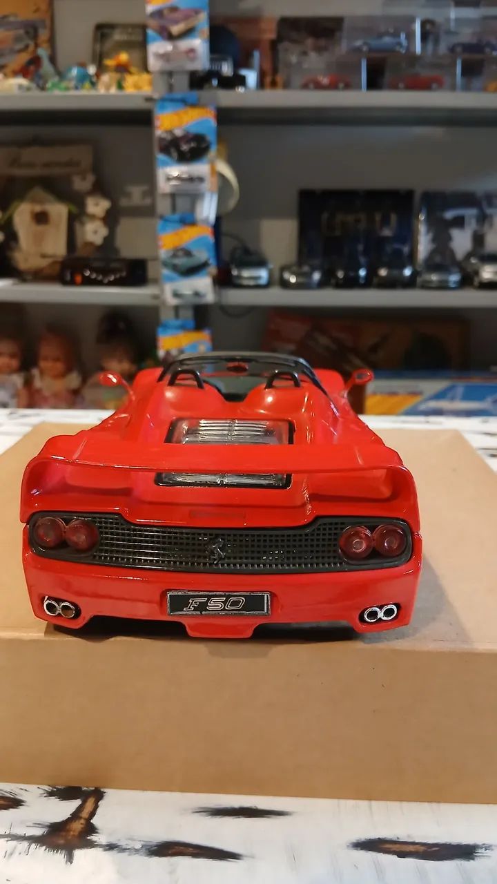 Ferrari F50 Spyder. Escala 1:18. Da Maisto, Shell  - Foto 3