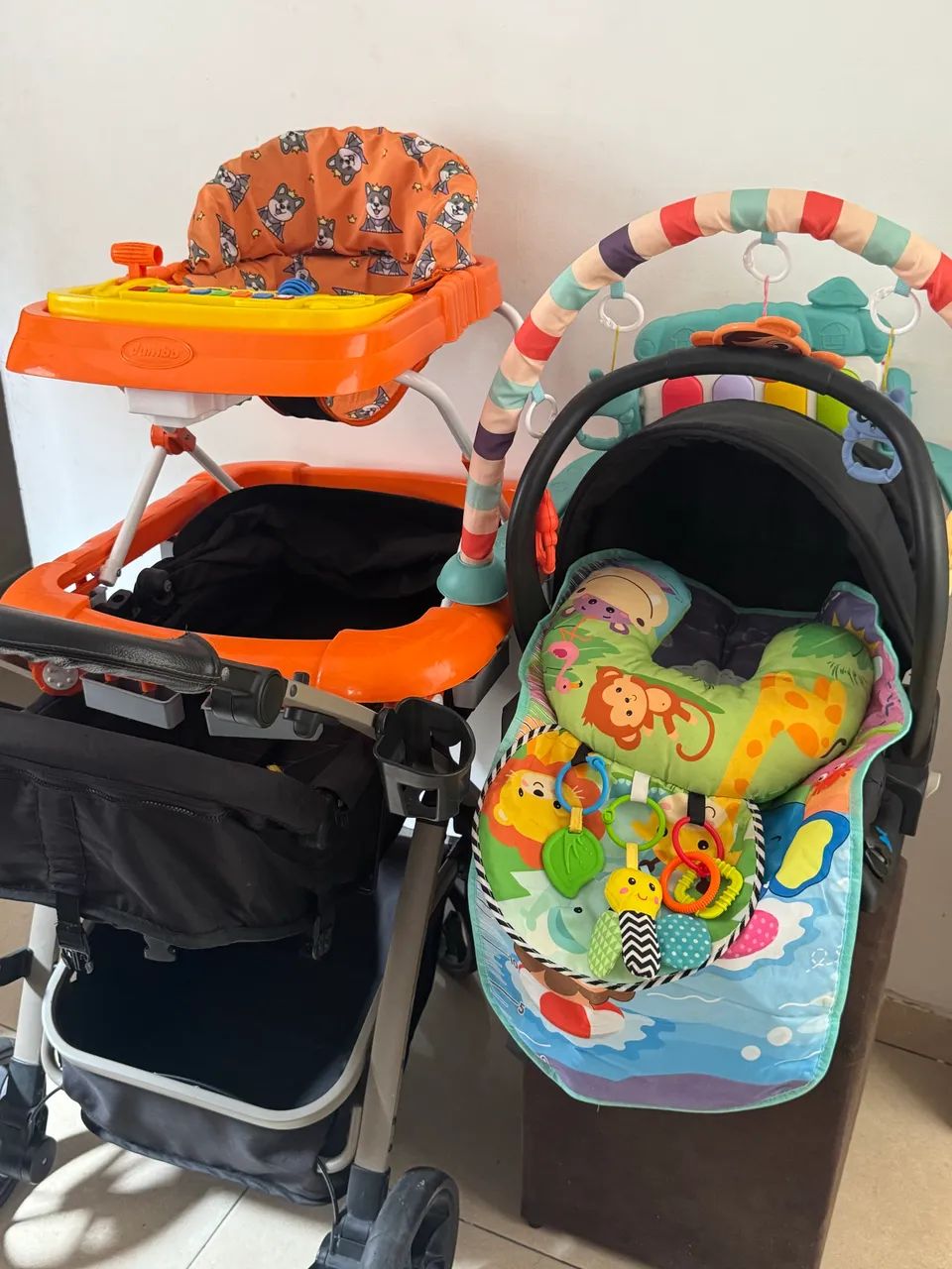 Carrinho e bebê conforto e kit criança  - Foto 2