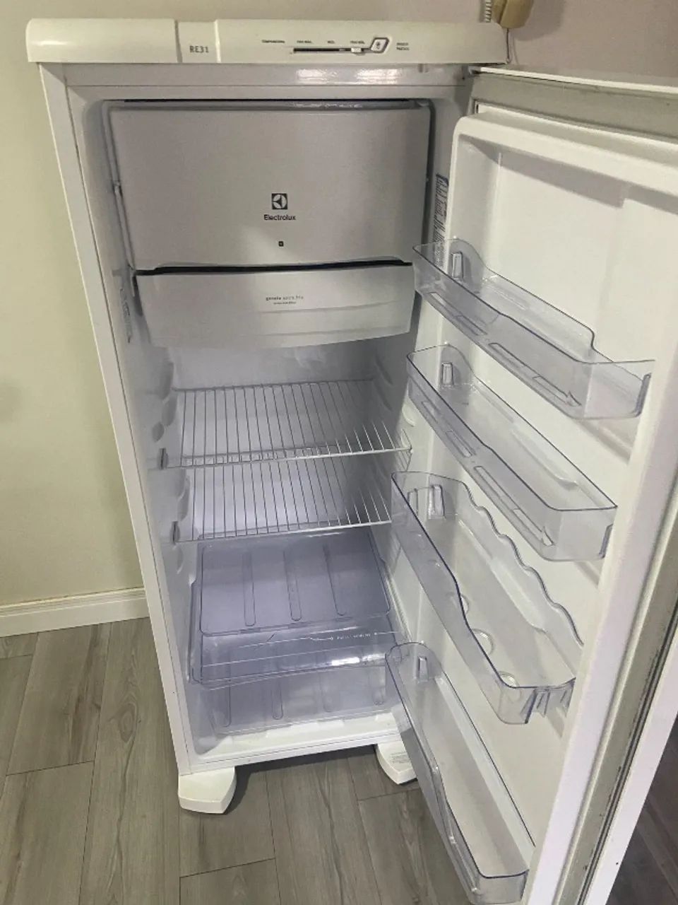 Geladeira RE31  - Foto 2