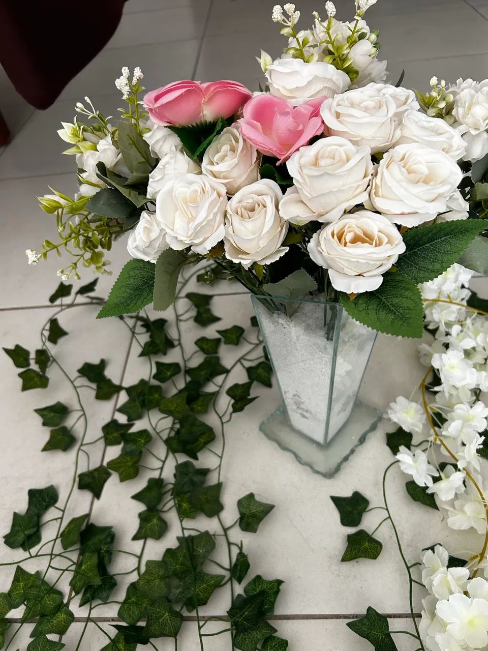 Vaso vidro bisote e arranjos florais  - Foto 3