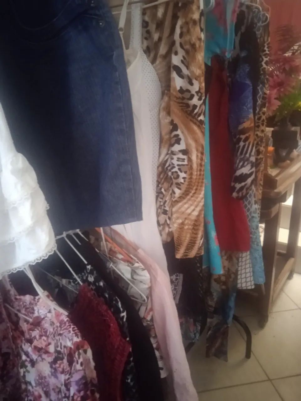 Roupas calçados  R$3 a peça