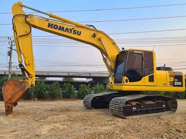 Escavadeira Hidráulica Komatsu pc200 Ano 2016 - Foto 2