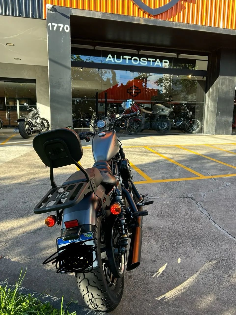 883 Harley em ótimo estado  - Foto 4