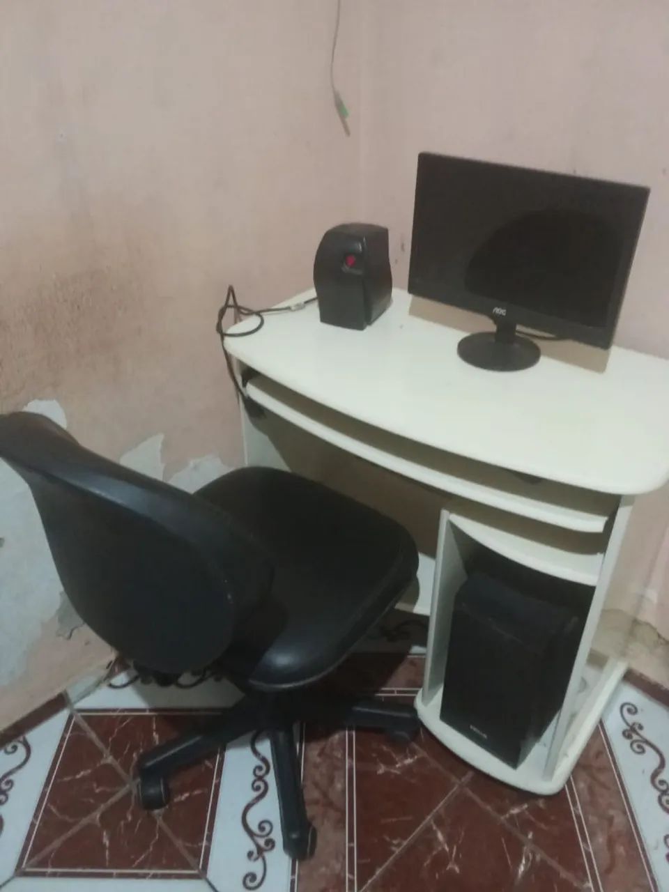 Vendo esse computador e escrivaninha sou de Castanhal  - Foto 4
