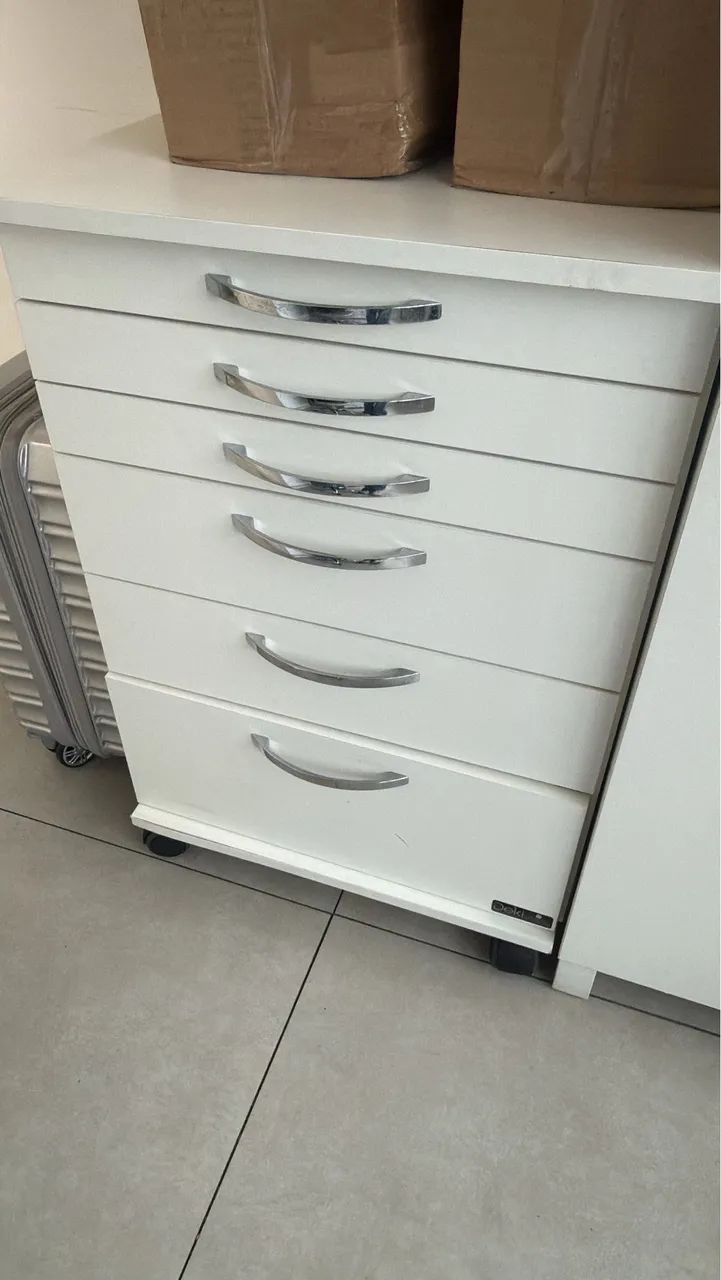 Vendo carrinho odontológico 