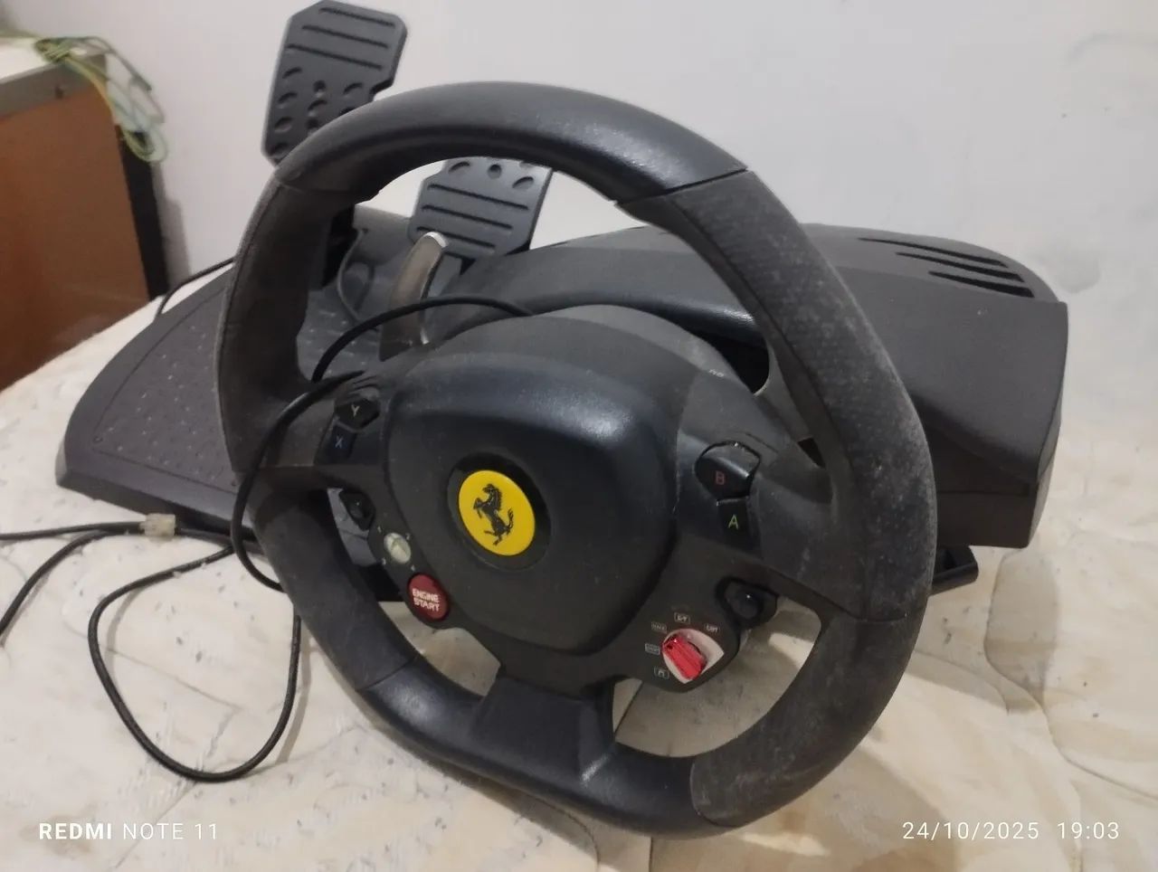 Volante e Pedal Thrustmaster para Xbox 360 e Pc