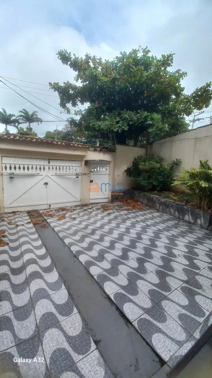 Casa com 03 quartos e quintal para locação. - Foto 2