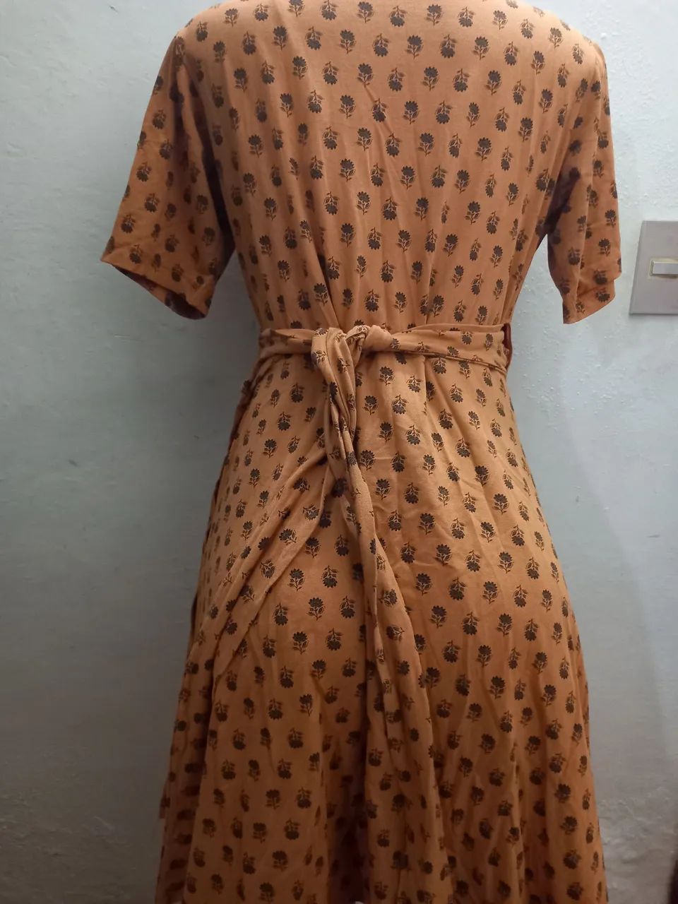 3 vestidos tam. 38/40 - Foto 4