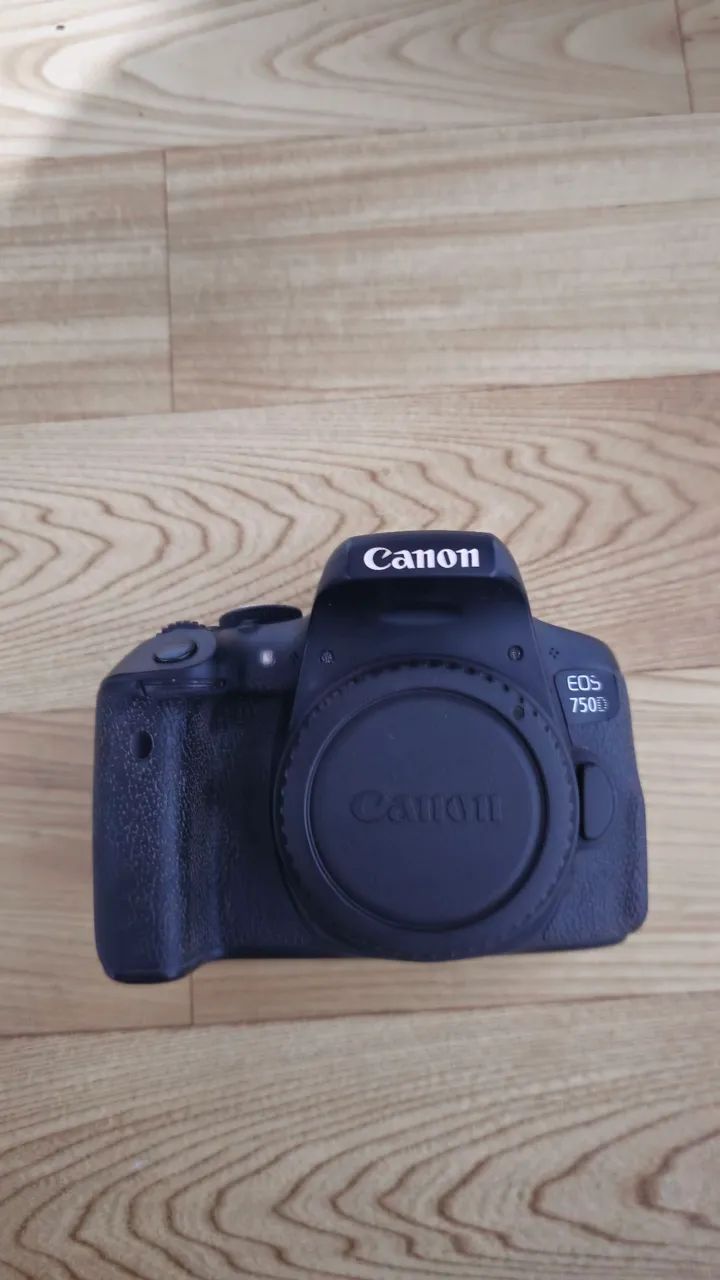 Câmera Canon T6i (750D)
