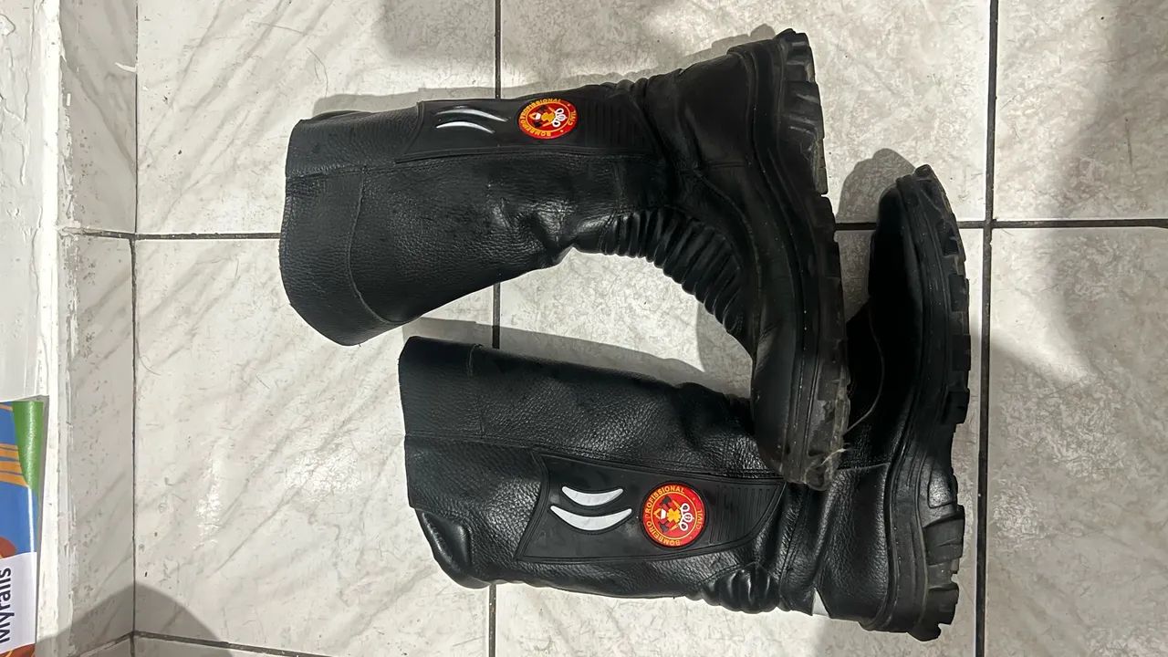 Bota de bombeiro civil 