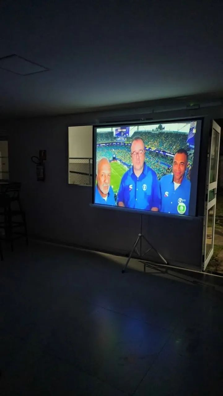 LOCAÇÃO DE PROJETOR E TELA - Foto 2