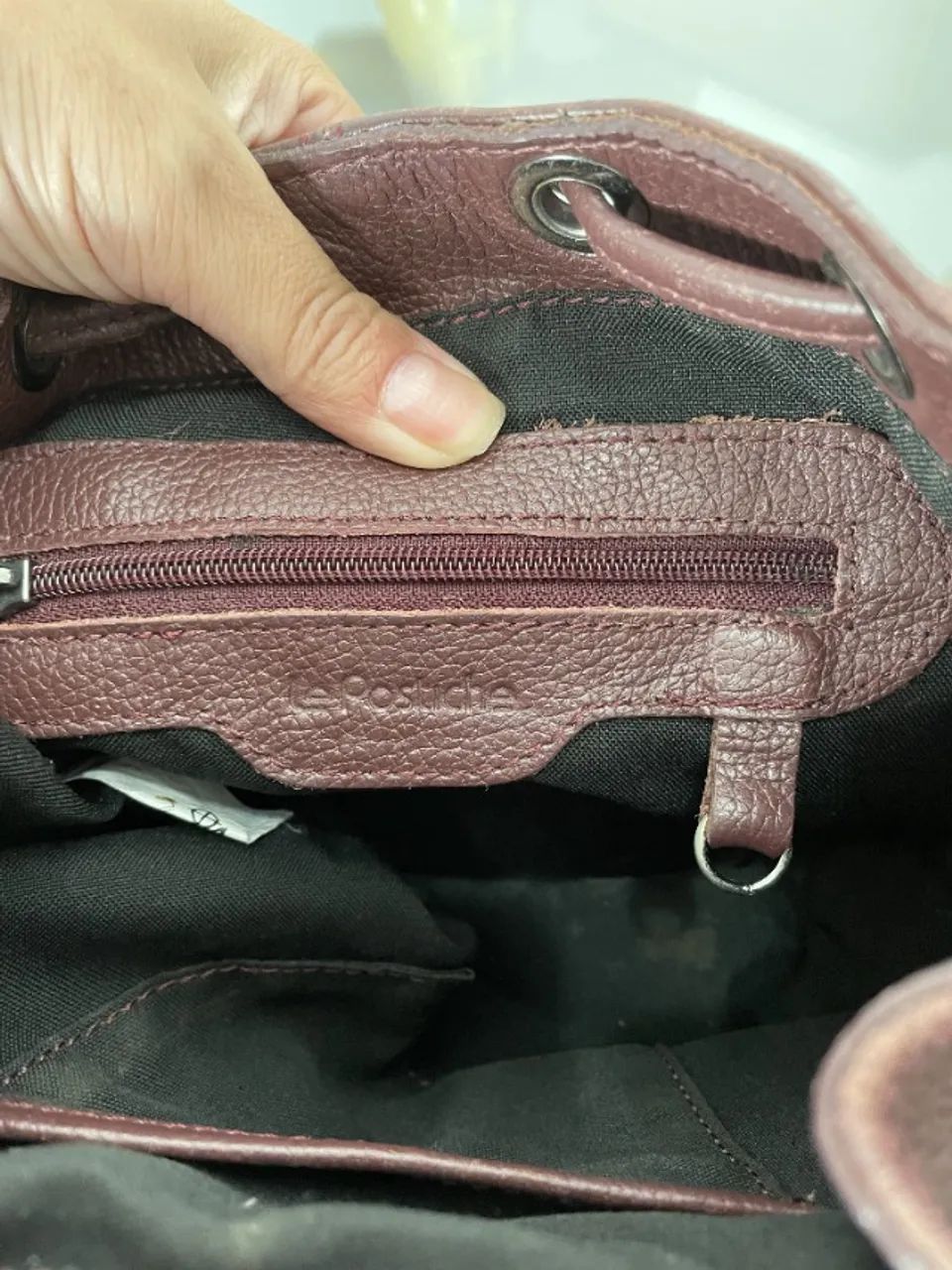 Bolsa Bucket Bag Lê Postiche em Couro Vinho - Foto 4