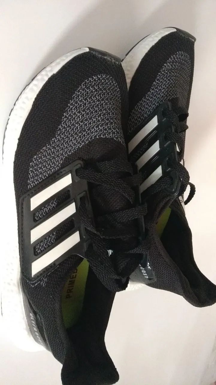 Tênis Adidas 