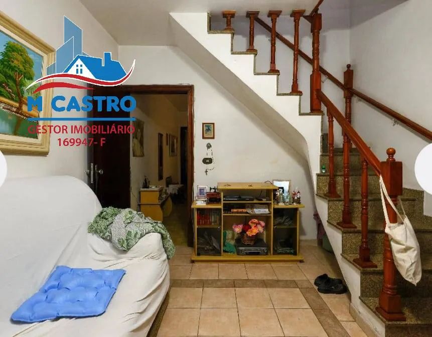 Sobrado com 4 Quartos (1 suíte) + 2 Vagas e 123m² - Foto 3