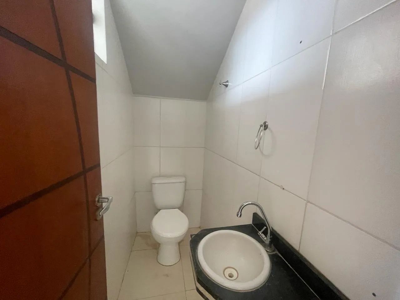 Vende - se sobrado financiado - Foto 5