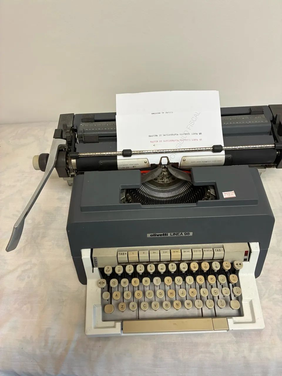 Máquina de datilografia Olivetti LÍNEA 98 - Foto 2