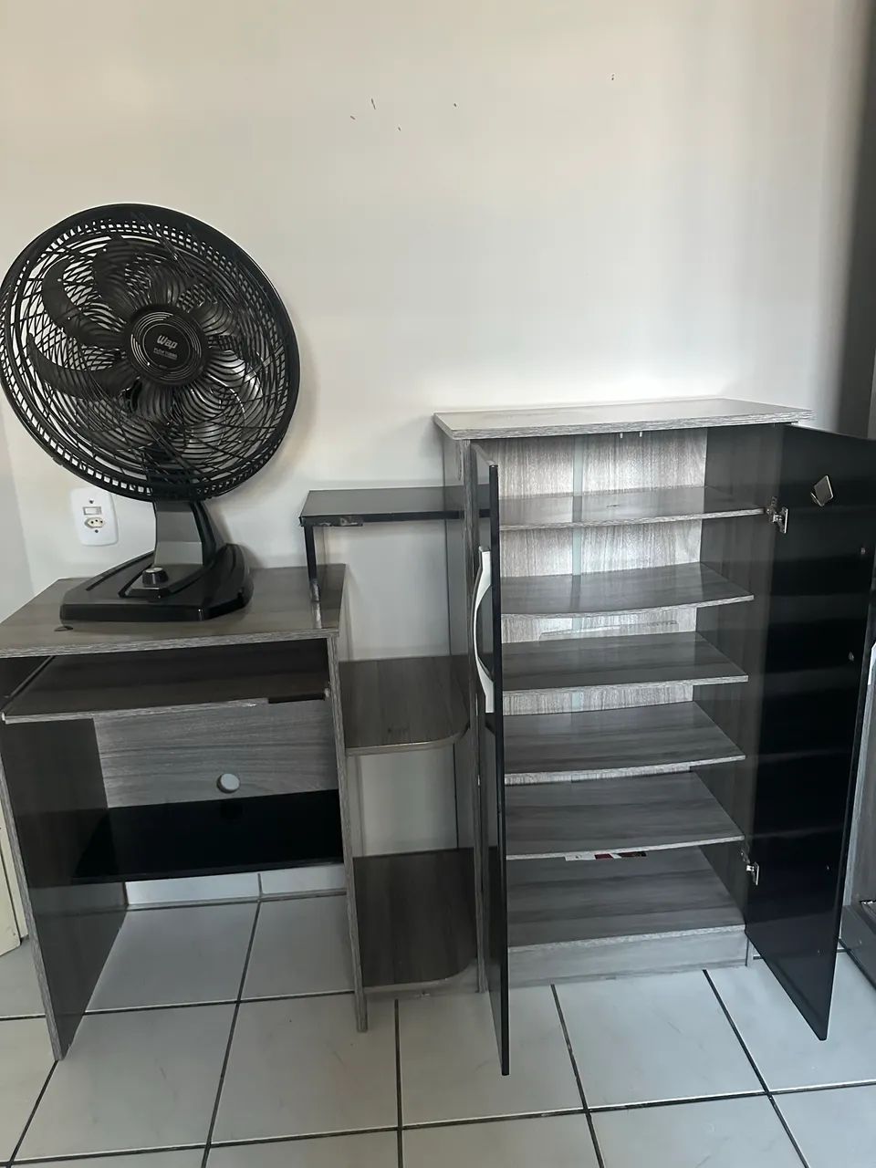 Escrivaninha  MDF nas cores preta e cinza