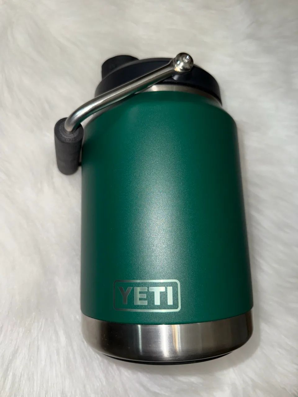 Garrafa térmica YETI Rambler Meio Galão Aço Inoxidável - Verde Floresta 