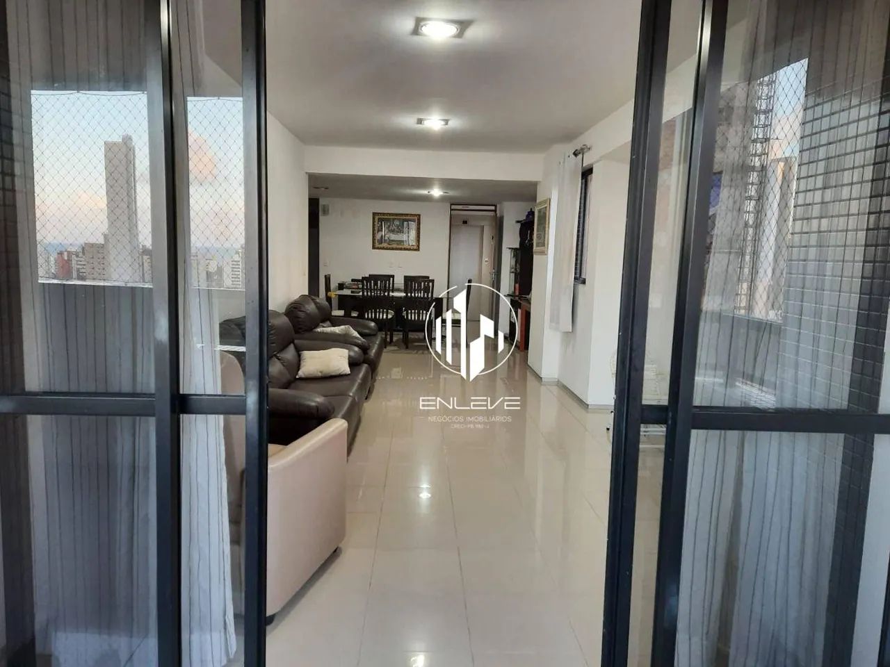 Amplo apartamento com 04 suítes no Miramar - Foto 2