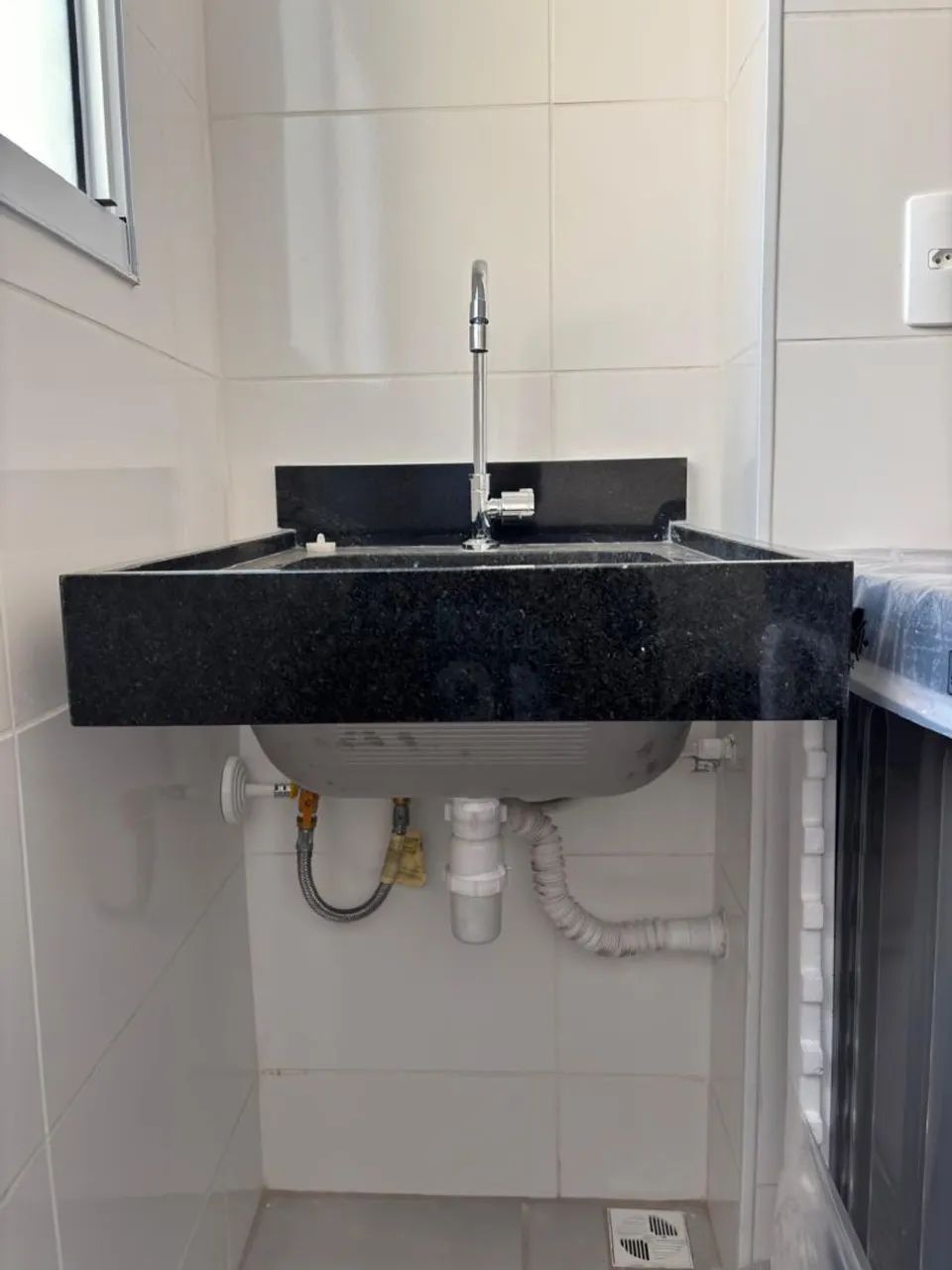 BANCADA EM GRANITO COM CUBA PARA COZINHA E TANQUE - Foto 5