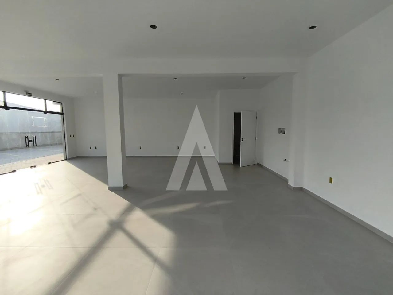 LOJA 91,60M², ANITA GARIBALDI - Foto 4