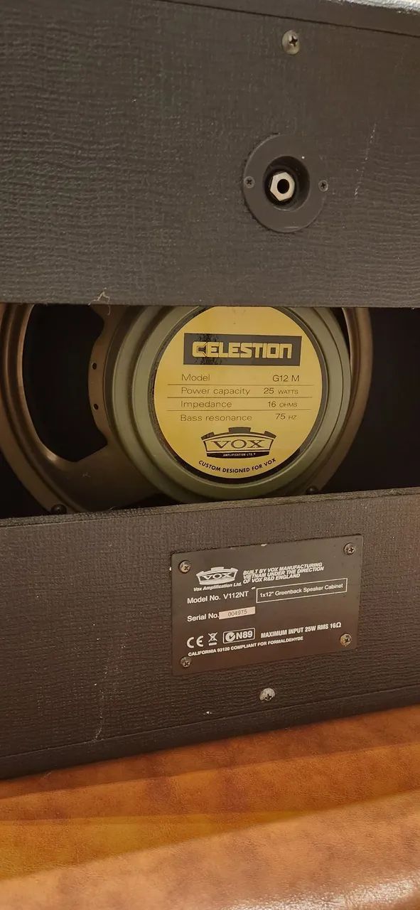 Caixa VOX com Celestion Greeback 12 - Foto 4