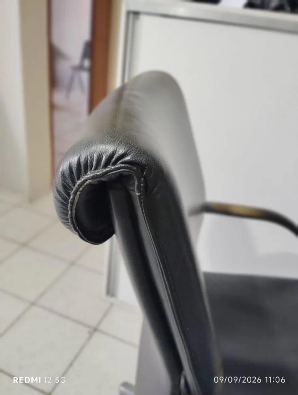 Cadeira de Escritório Couro  - Foto 2