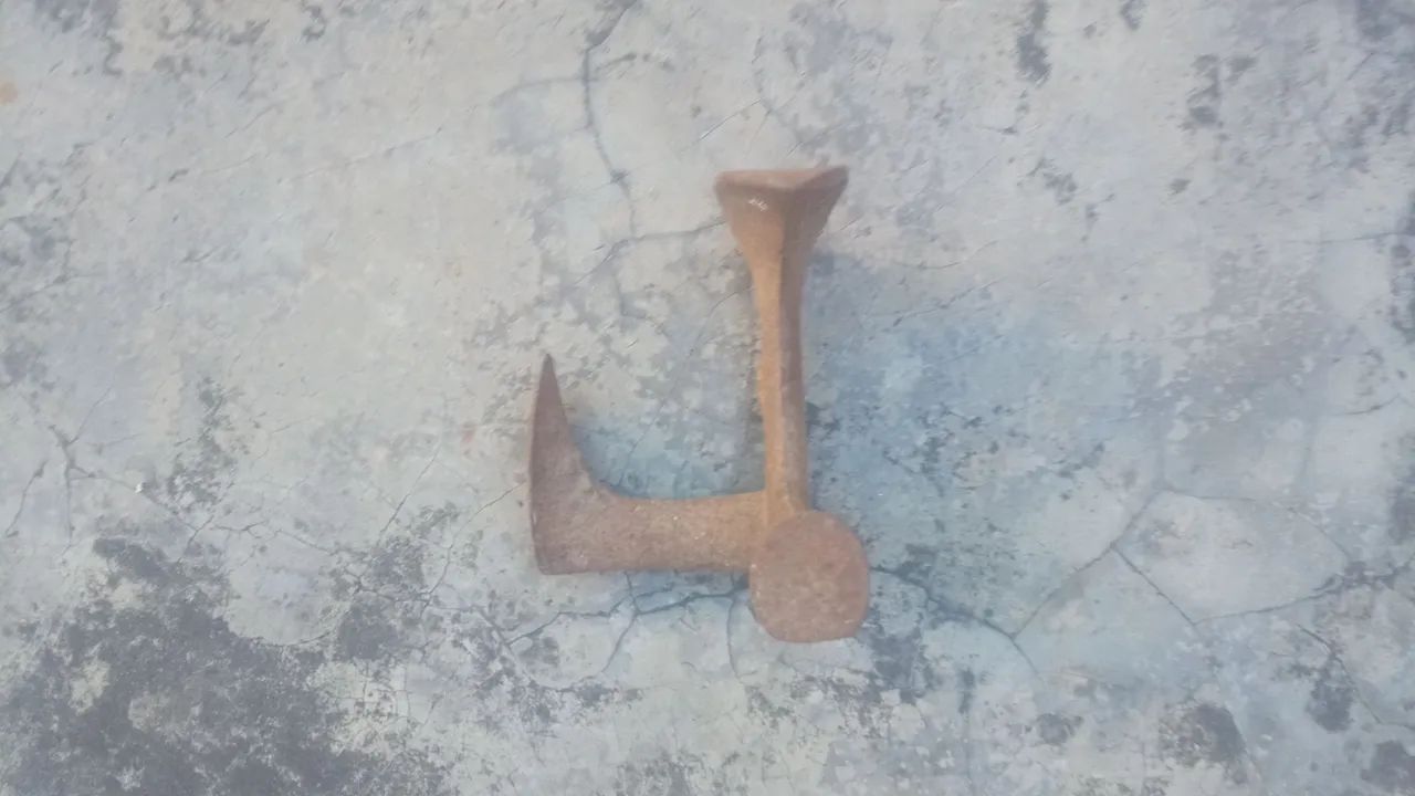 Peça antiga de sapateiro.